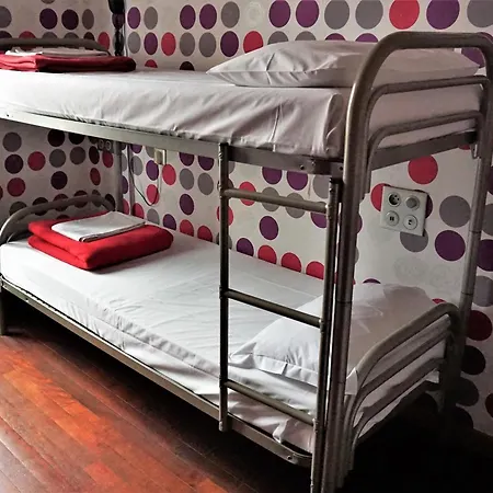 Oops! Latin Quarter By Hiphophostels