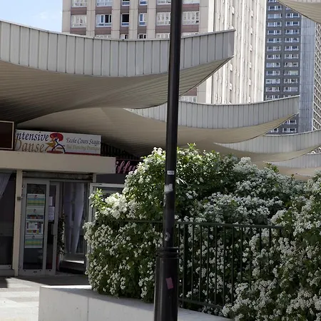 Oops! Latin Quarter By Hiphophostels