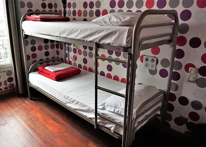 Oops! Latin Quarter By Hiphophostels