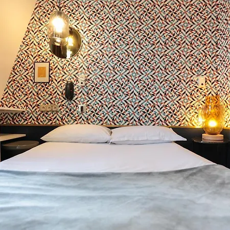 ウープス! ラテンクォーター バイ ヒップホップホステルズ