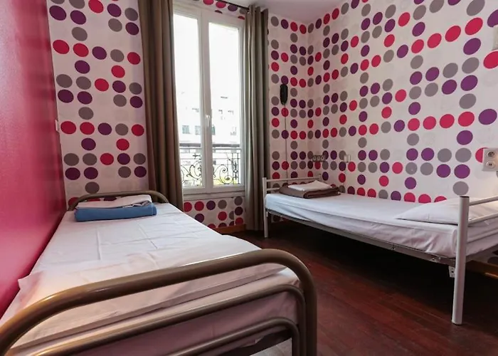 Хостел Oops! Latin Quarter By Hiphophostels