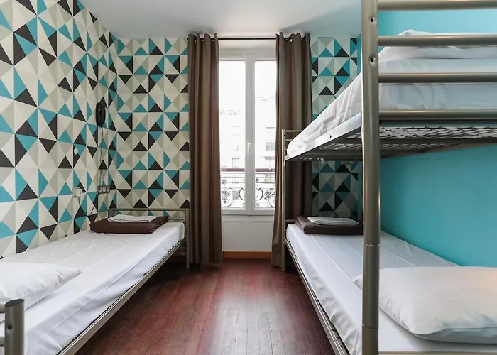 Oops! Latin Quarter By Hiphophostels